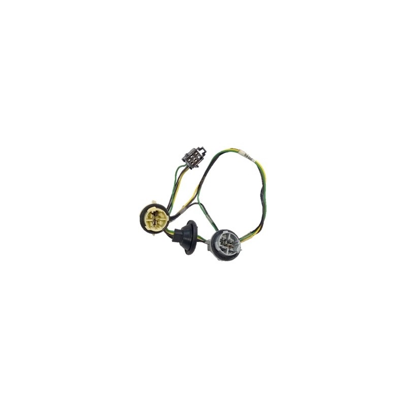 ARNES (SK38820)  JGO. DE ARNES CON CONECTOR DE 4 ENTRADAS Y 2 SOQUET P/FOCO 3157 INCLUYE FOCOS.