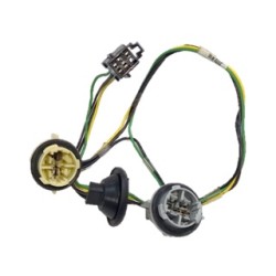 ARNES (SK38820)  JGO. DE ARNES CON CONECTOR DE 4 ENTRADAS Y 2 SOQUET P/FOCO 3157 INCLUYE FOCOS.