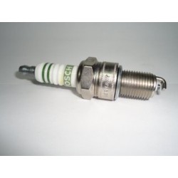 BUJIA (241235610)  BUJIA CHRYSNISSTSURU GSR-12R-18W7DC ANT.0241235602